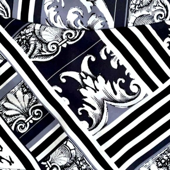 EXPRESS SHORTS SKIRT SKORT SIZE 8 BLACK/OFF WHITE - Picture 5 of 7